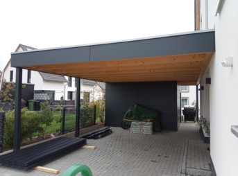1393 Carport